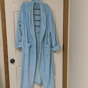 Fuzzy blue robe, long